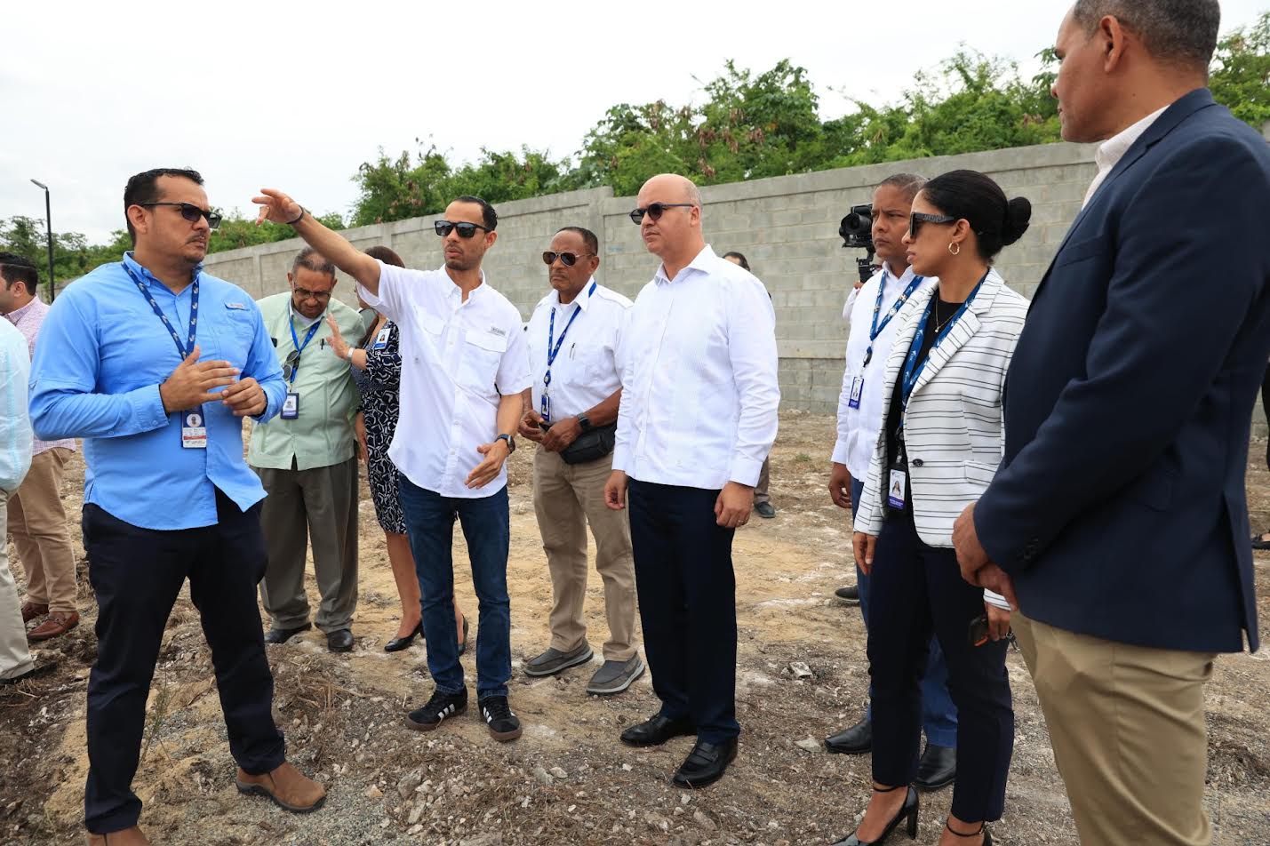 Director general IDAC supervisa trabajos instalación nuevo Radar Doppler Meteorológico en el AILA